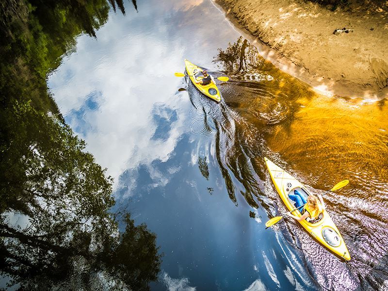 canoeing in mont tremblant matthew clark resized 800x600