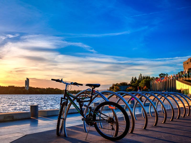 sunrise over lake burley griffin canberra